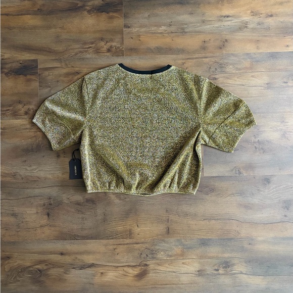 NWT Forever 21 Metallic Gold Black Top Size M - Picture 2 of 4